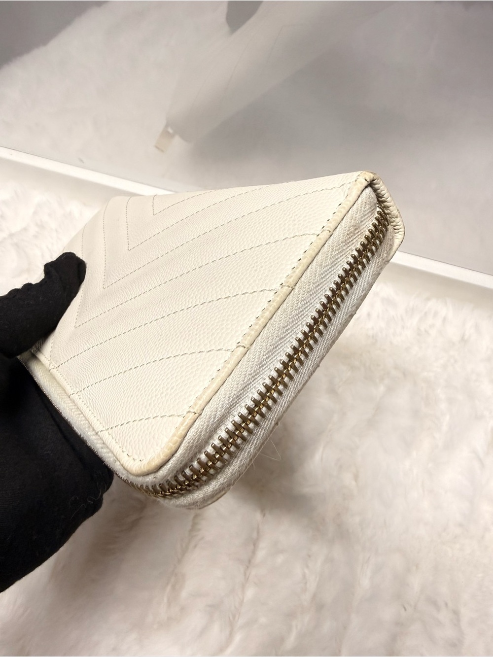 YVES SAINT LAURENT YSL White Chevron Zip Around Full Wallet - Picture 6 of 15